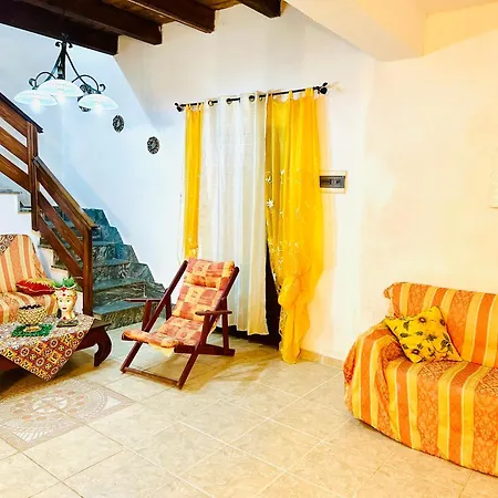 Junior With Pool Close To Apartment Mandra Capreria